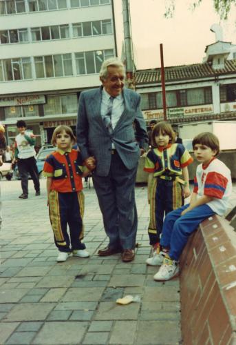 Ismael Camacho with his grandchildren- Bogota 1992